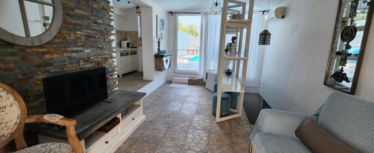 Morii Lake Pool Villa Букурещ Екстериор снимка