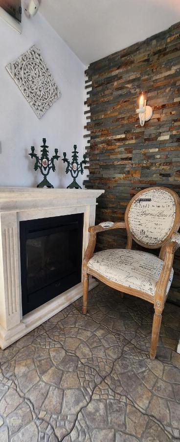 Morii Lake Pool Villa Букурещ Екстериор снимка