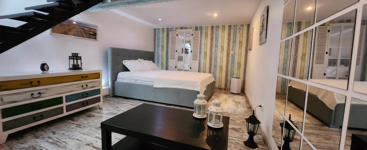 Morii Lake Pool Villa Букурещ Екстериор снимка