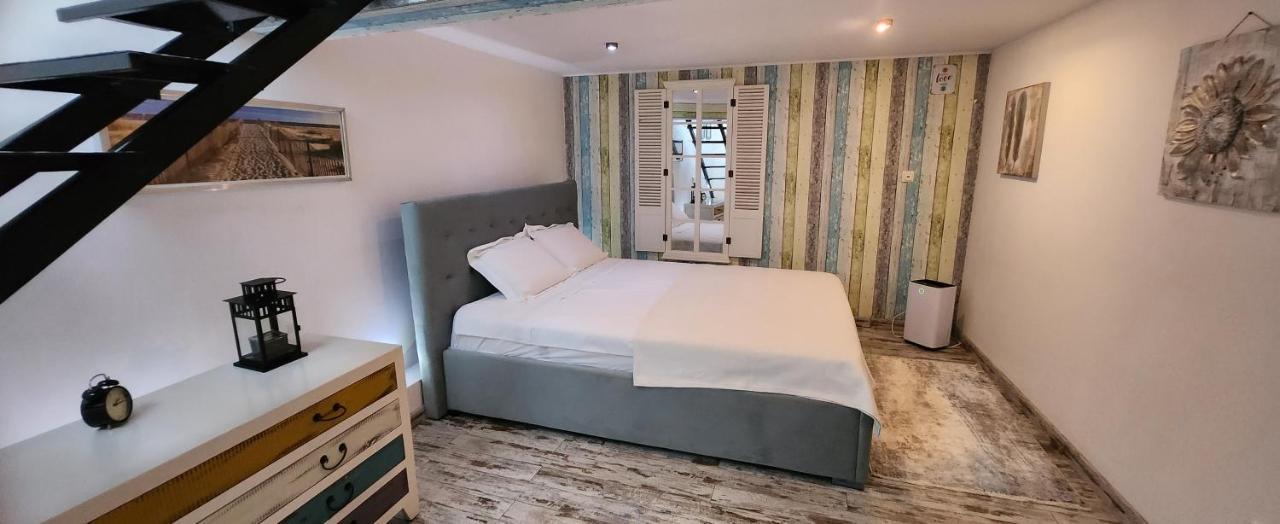Morii Lake Pool Villa Букурещ Екстериор снимка